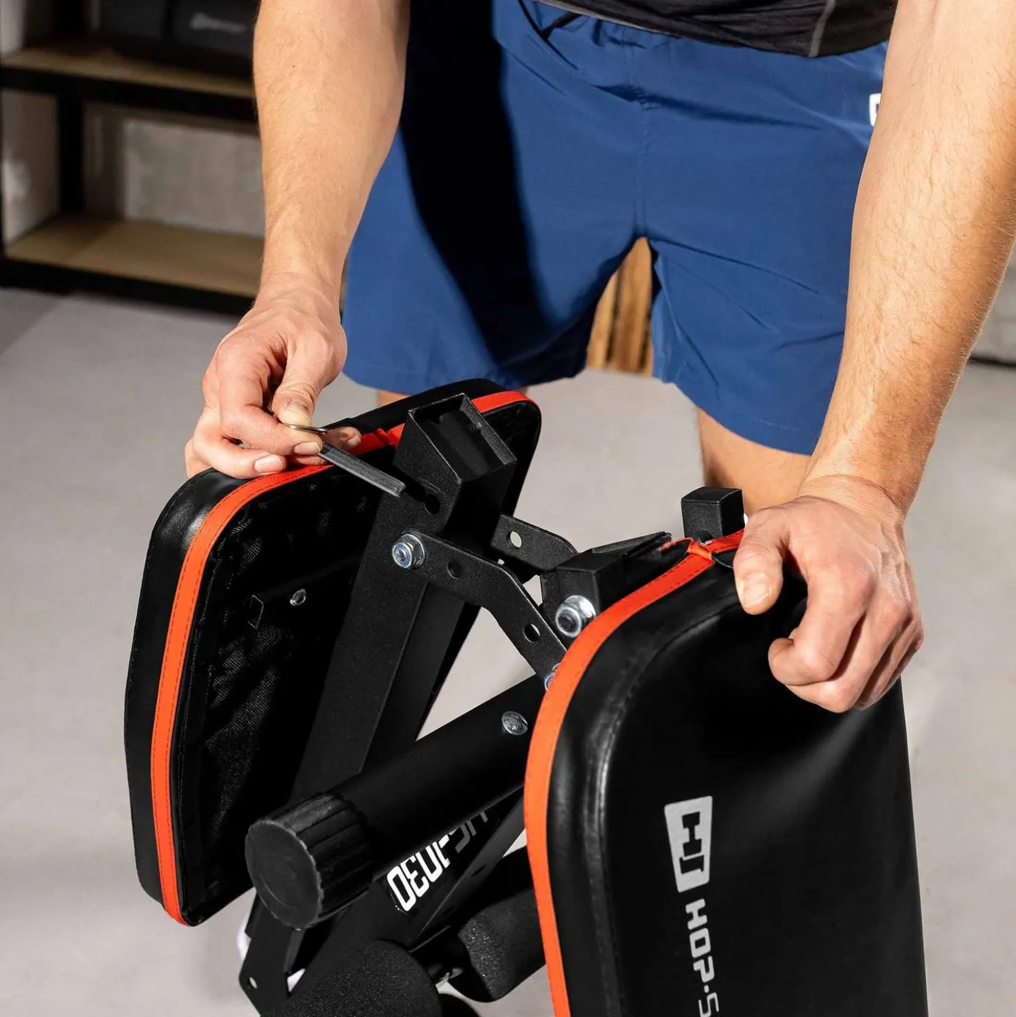 Ławka do ćwiczeń Hop-Sport HS-1030 z blokadą nóg
